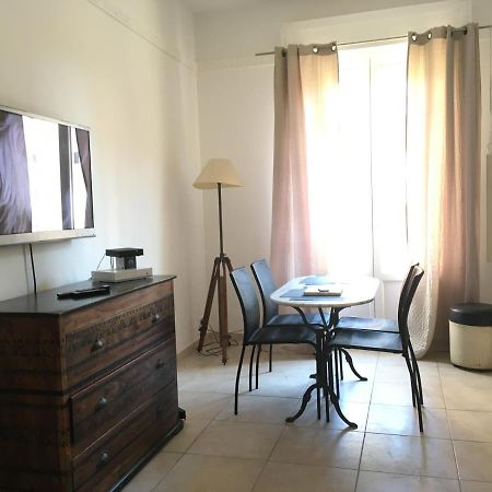 Pres De La Plage Ensoleille Apartment Жуан-Ле-Пин Екстериор снимка