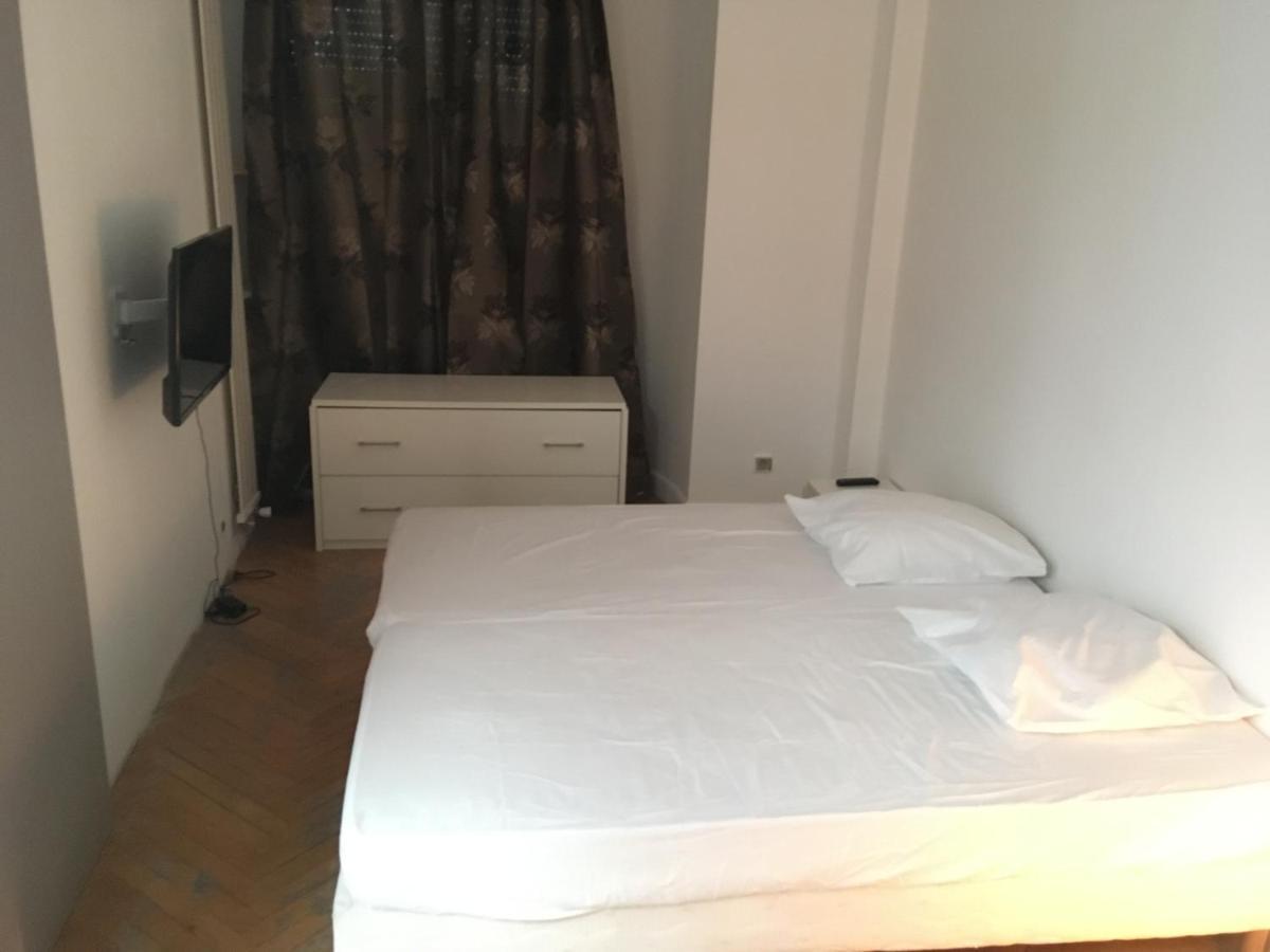 Pres De La Plage Ensoleille Apartment Жуан-Ле-Пин Екстериор снимка